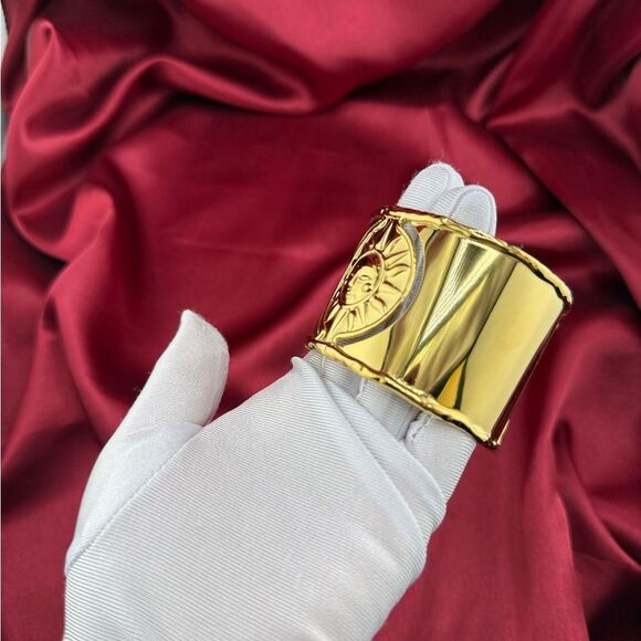 Golden Solstice: Sculptural Sun Emblem Cuff Bracelet Antropologie - Picture 11 of 11